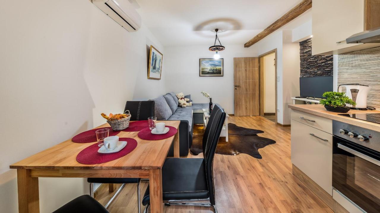 Apartment Krajinovic Загреб Экстерьер фото
